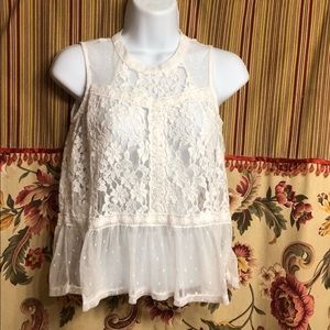 (🛍️2 for 8.00)No yeah Girl White Lace Top